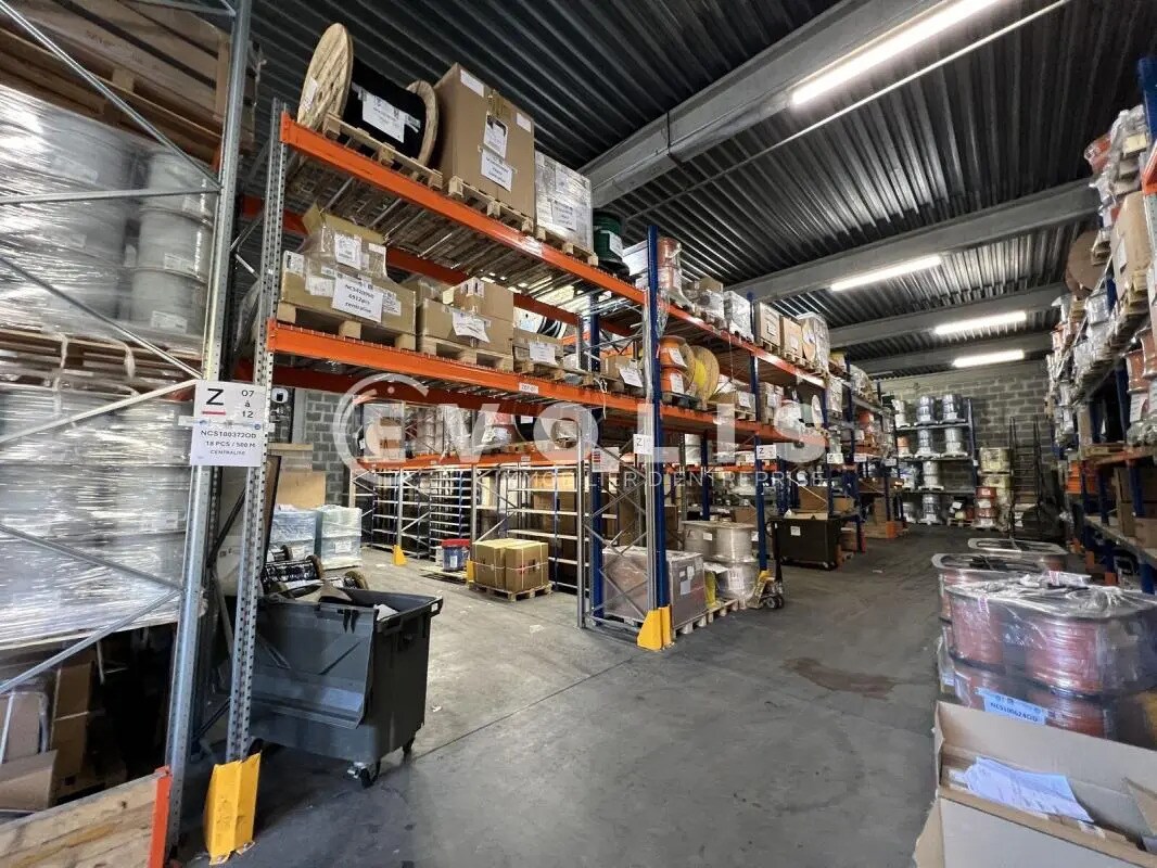 Light Industrial in Noisy-le-Grand to rent Interior Photo- Image 1 of 7