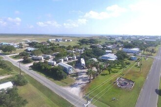 1402 W Harrison Ave, Port O Connor, TX for sale Primary Photo- Image 1 of 10