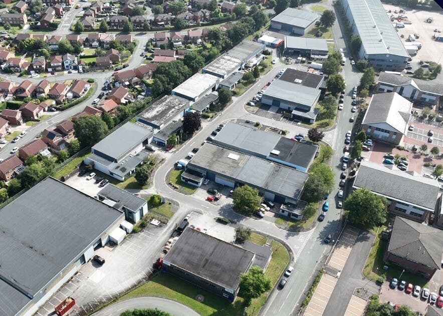 Hanover Rd, Altrincham to rent Building Photo- Image 1 of 17