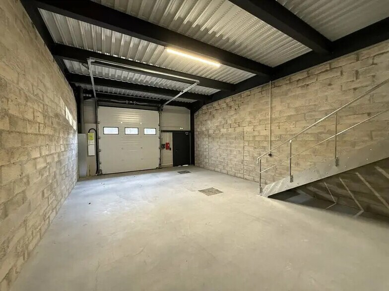 Light Industrial in Épinay-sur-Seine to rent - Interior Photo - Image 3 of 7