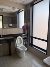 89-20 Liberty Ave, Ozone Park, NY to rent Interior Photo- Image 2 of 12