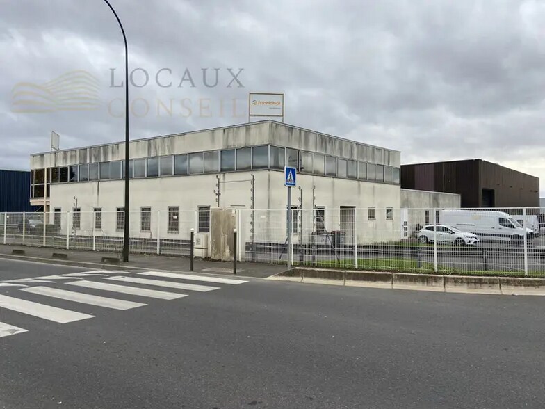Industrial in Argenteuil to rent - Building Photo - Image 2 of 3