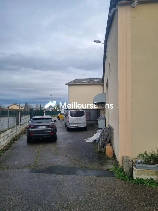 Light Industrial in Saint-Genis-Laval for sale Building Photo- Image 1 of 9