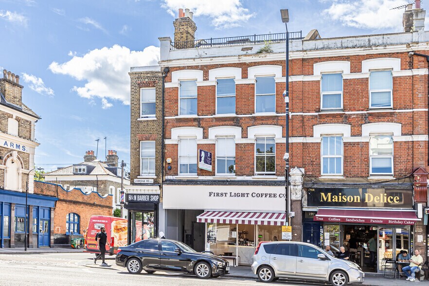 191A Uxbridge Rd, London to rent - Building Photo - Image 2 of 2