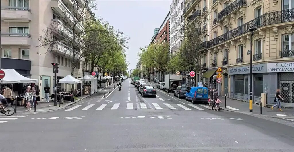 Location Commerce 200 m² - Photo 1
