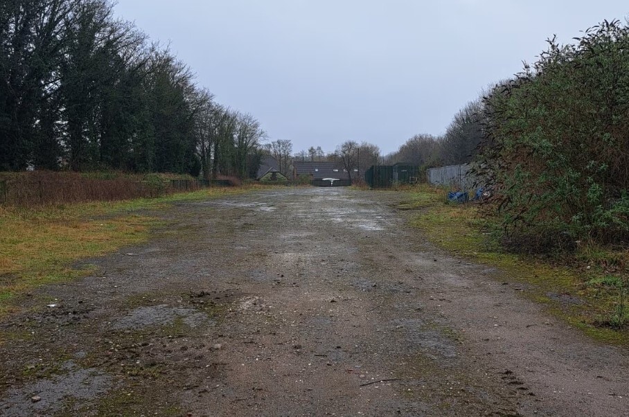 Station Rd, Wrexham to rent Building Photo- Image 1 of 3