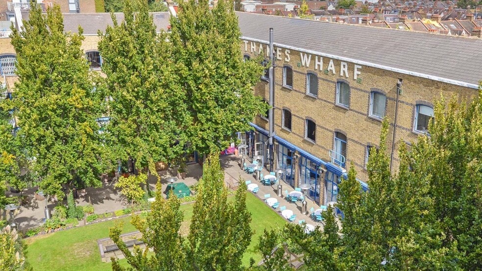 Rainville Rd, London to rent - Building Photo - Image 2 of 3