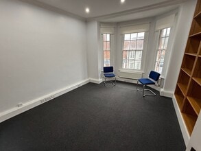 92 High St, Great Missenden to rent Interior Photo- Image 2 of 4