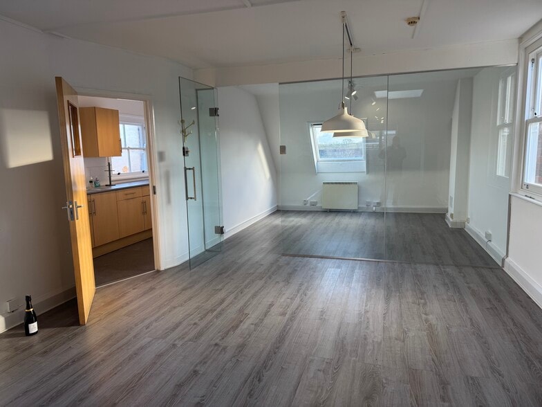 116A High St, Sevenoaks to rent - Building Photo - Image 3 of 4