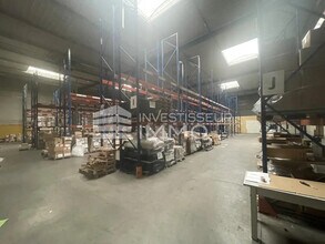 Office in Torcy to rent Interior Photo- Image 1 of 8