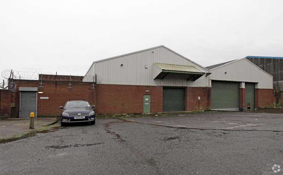 Barlow Dr, West Bromwich to rent - Building Photo - Image 2 of 2