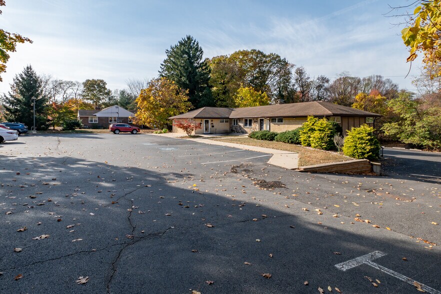 315 Forsgate Dr, Monroe Township, NJ for sale - Building Photo - Image 3 of 23