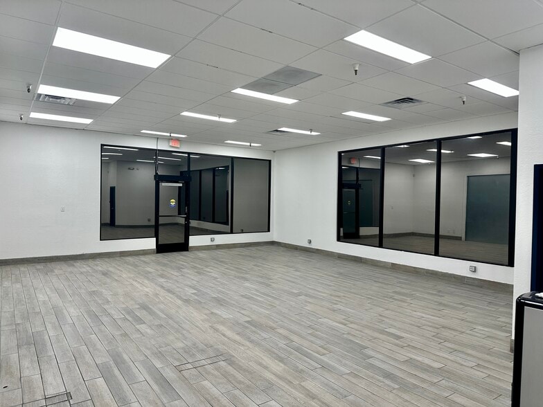 7105 E 22nd St, Tucson, AZ to rent - Building Photo - Image 3 of 8