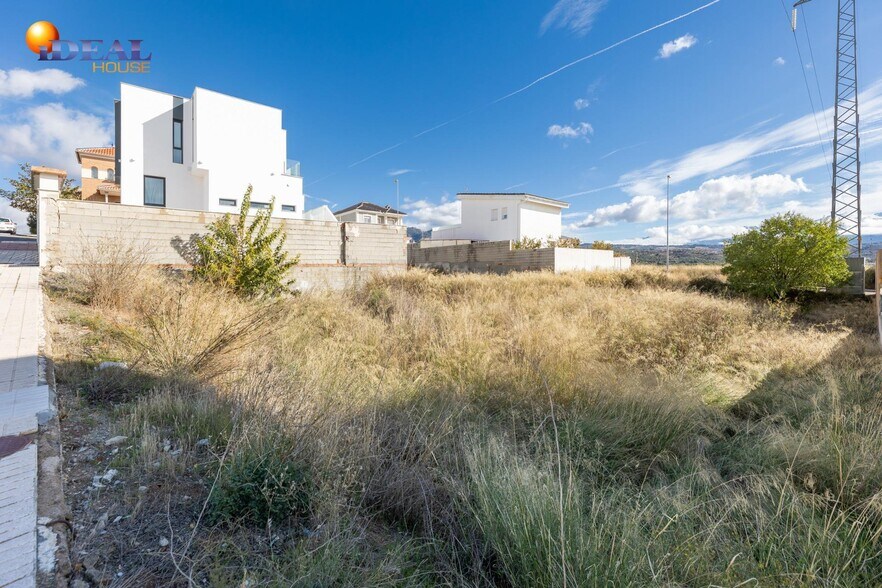 Avenida Cerro Alfonsico, 20, Peligros, Granada for sale - Building Photo - Image 3 of 18