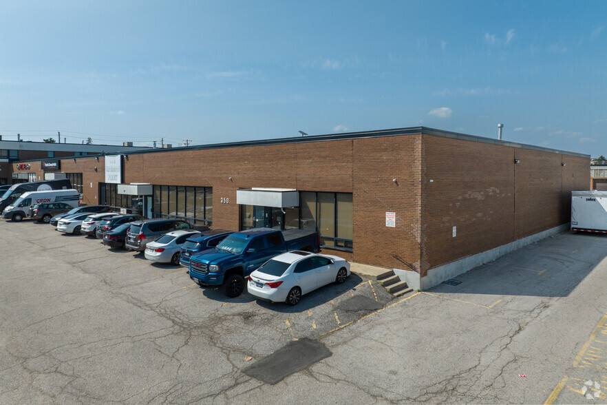 350-364 Supertest Rd, Toronto, ON for rent - Building Photo - Image 3 of 14