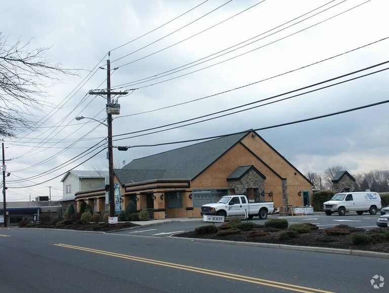 651 N Michigan Ave, Kenilworth, NJ for sale Primary Photo- Image 1 of 1