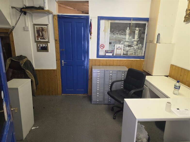 44 Hoe St, London to rent - Building Photo - Image 3 of 8