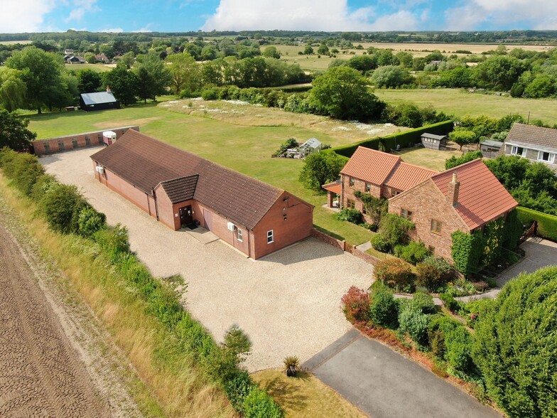 Toft Hill Cottages, Boston for sale - Primary Photo - Image 1 of 6