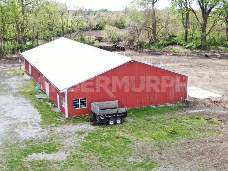 5446 Chain Of Rocks Rd, Edwardsville 62025 UK