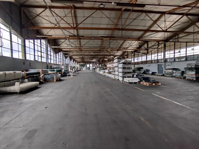 Light Industrial in Portet-sur-Garonne to rent - Building Photo - Image 1 of 34