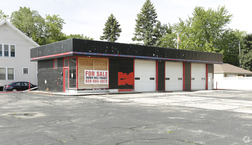 446 N Main St, Fond Du Lac, WI for sale - Primary Photo - Image 1 of 1