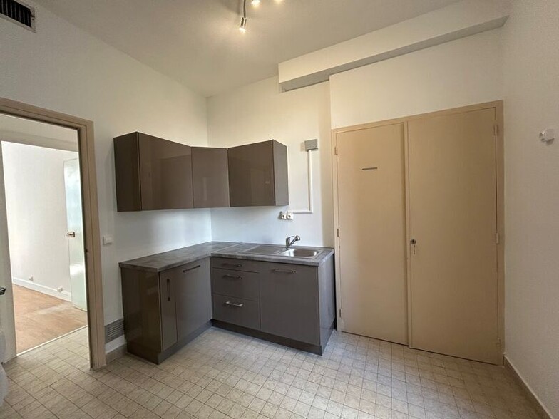 Office in Lyon to rent - Interior Photo - Image 2 of 8