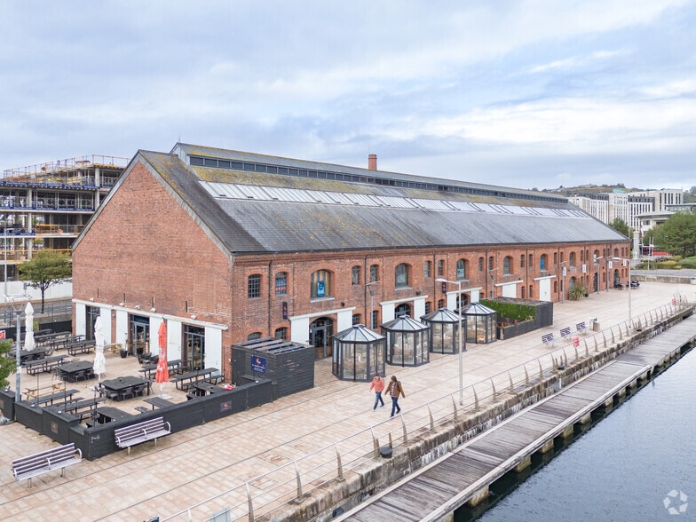 Kings Rd, Swansea for sale - Primary Photo - Image 1 of 18