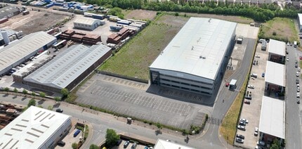 Dennis Rd, Widnes to rent Building Photo- Image 1 of 5