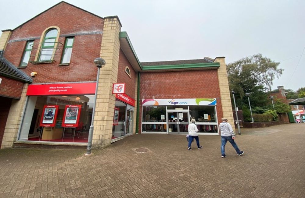 2B The Walk, Ebbw Vale for sale Building Photo- Image 1 of 1