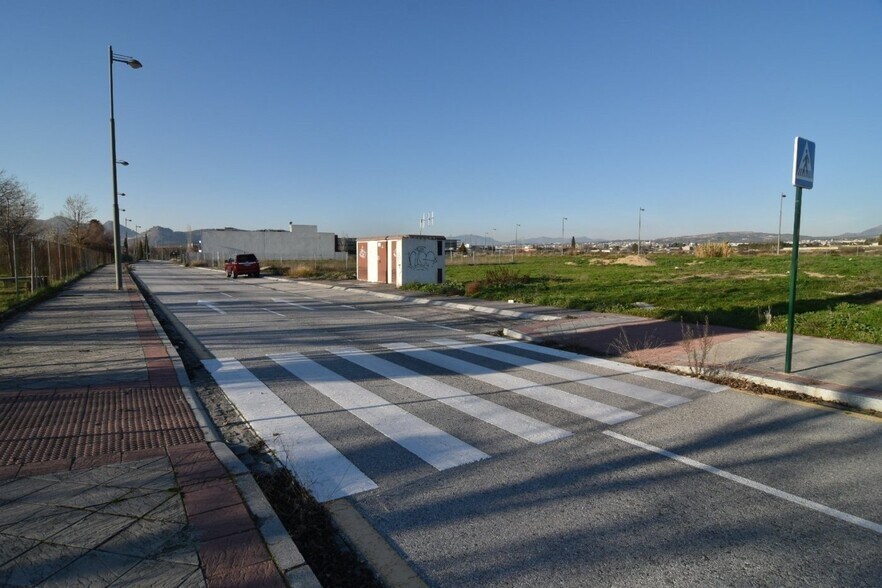 Paseo Cortijo del Conde, Granada, Granada for sale - Building Photo - Image 2 of 6