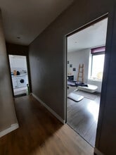 Retail in Boissy-Saint-Léger to rent Interior Photo- Image 2 of 6
