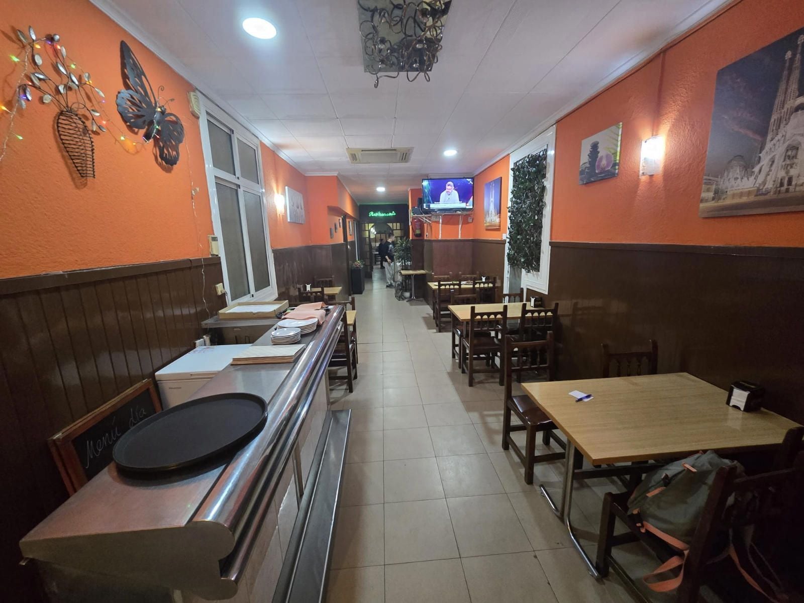 Retail in Barcelona, Barcelona to rent Interior Photo- Image 1 of 18