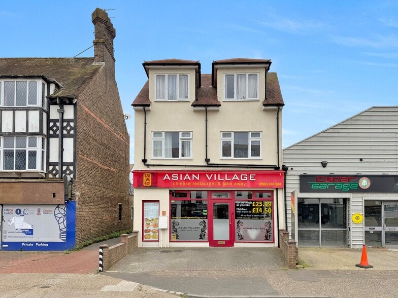 1 Littlehampton Rd, Worthing to rent - Interior Photo - Image 1 of 4