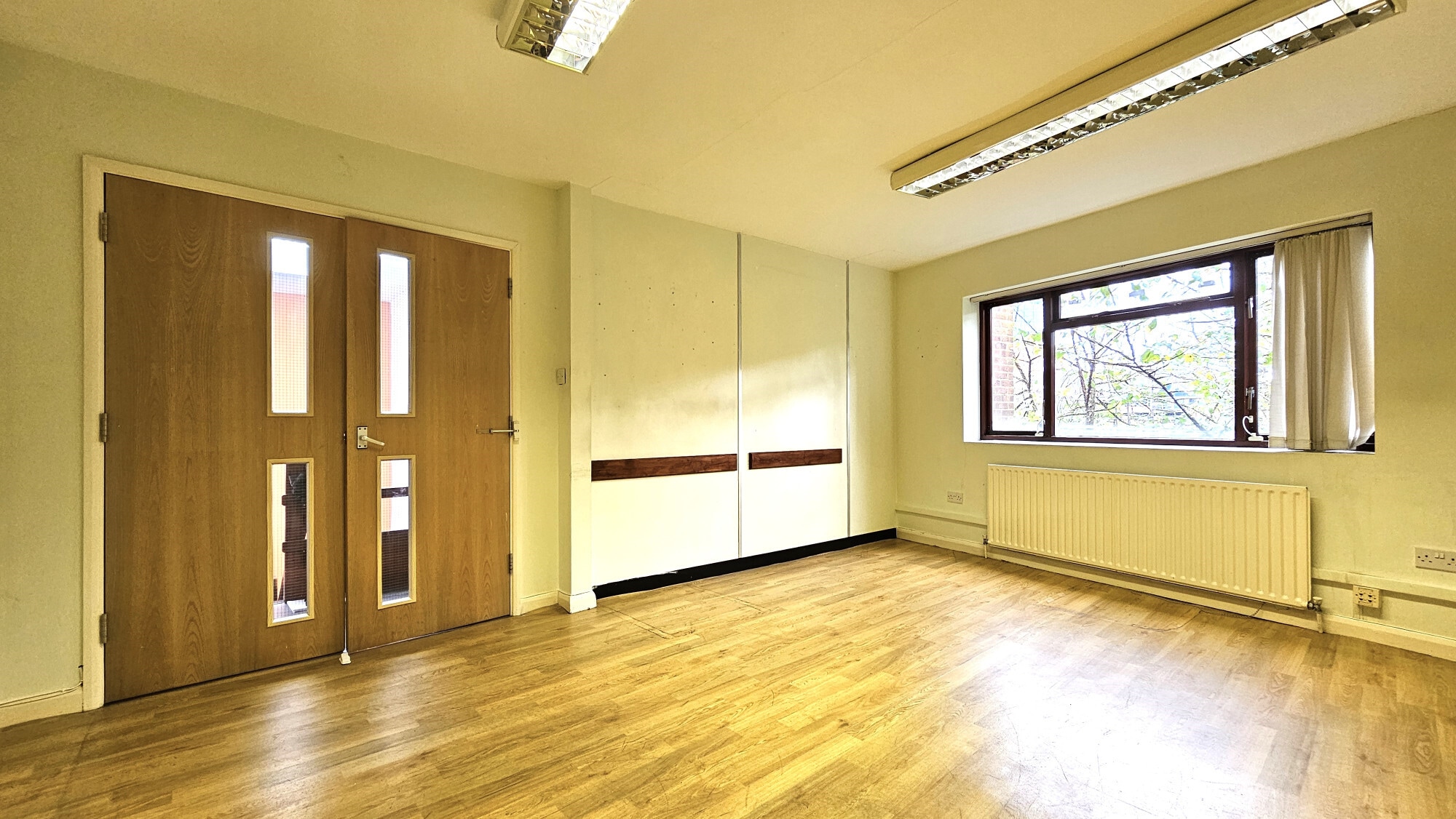 High St, Bromley to rent Interior Photo- Image 1 of 8