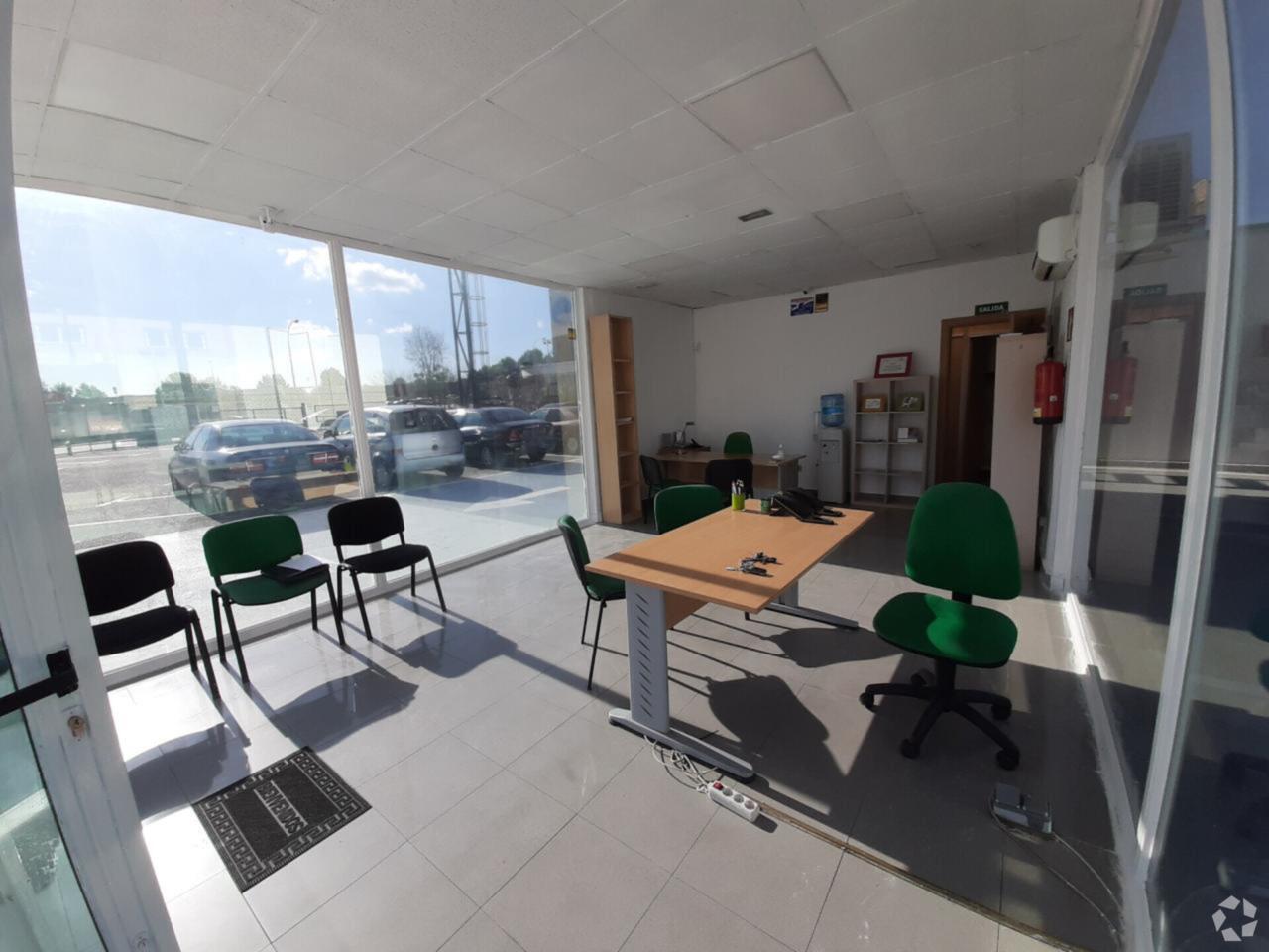 Land in Fuenlabrada, Madrid to rent Primary Photo- Image 1 of 10