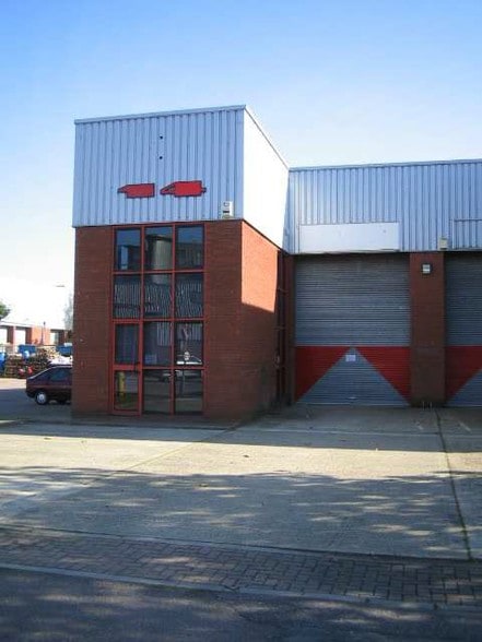 Rapier St, Ipswich to rent - Building Photo - Image 2 of 5