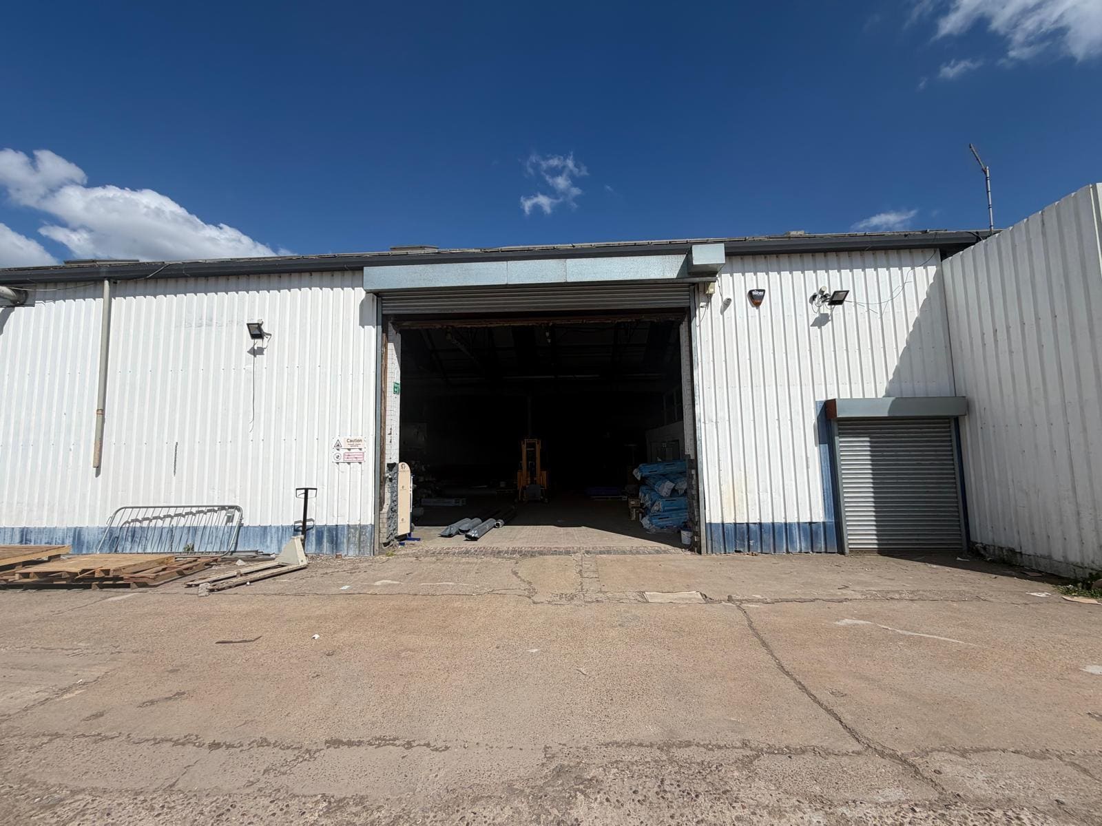 Carr Hill Bank, Doncaster to rent Building Photo- Image 1 of 7