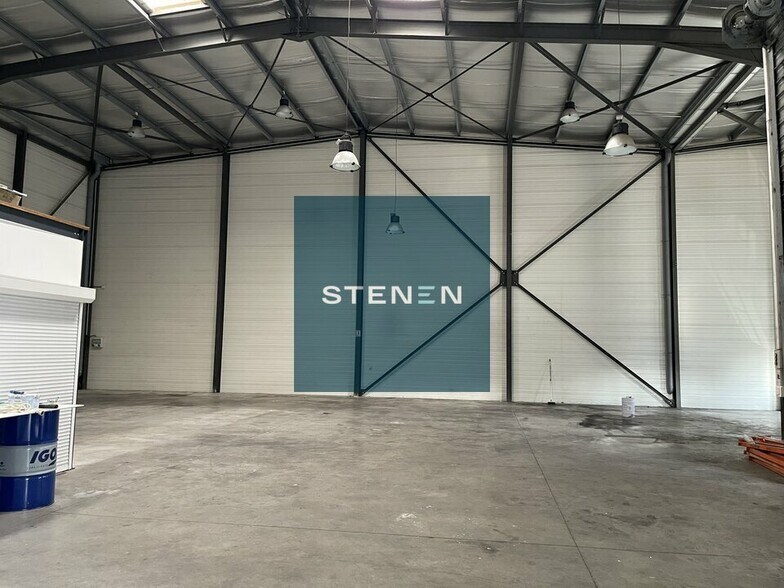 Industrial in Aubagne to rent - Interior Photo - Image 3 of 9
