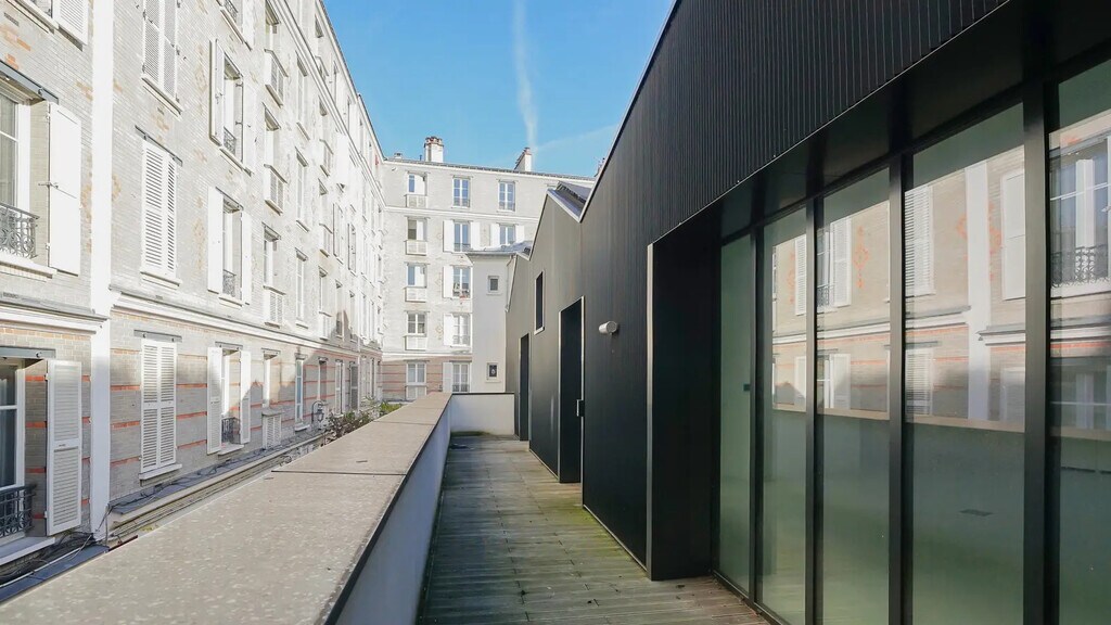 Vente Bureaux 1 972 m² - Photo 1