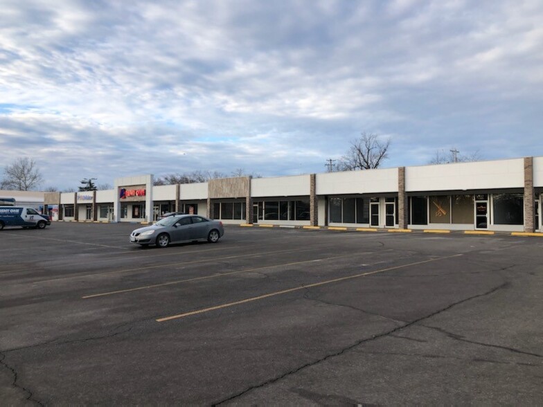 643 N Morley St, Moberly, MO for rent - Building Photo - Image 1 of 6