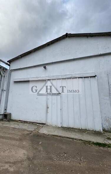 Industrial in Champigny-sur-Marne to rent - Building Photo - Image 1 of 2