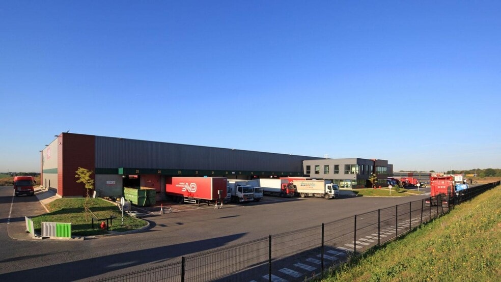 Industrial in Vémars to rent - Building Photo - Image 3 of 5