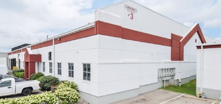 4850 Crittenden Dr, Louisville, KY for rent Building Photo- Image 1 of 2