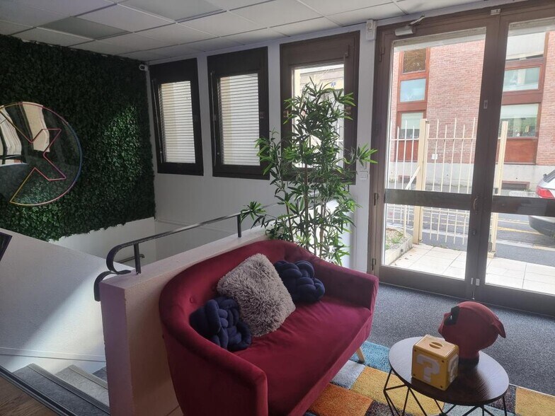 10 Rue Des Fédérés, Montreuil to rent - Building Photo - Image 2 of 19