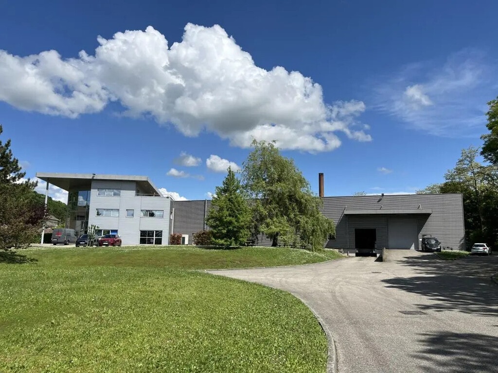 Vente Local d'activités 5 046 m² - Photo 1