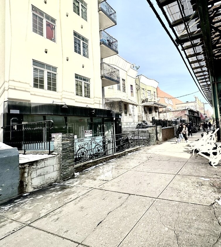 104-65 Roosevelt Ave, Flushing, NY to rent Building Photo- Image 1 of 8