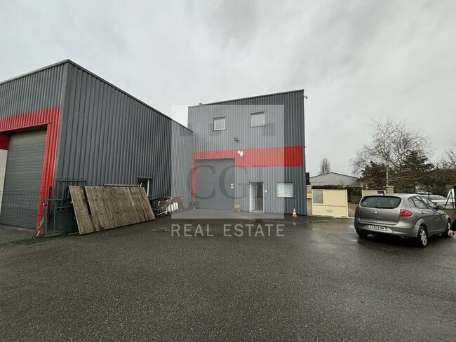 Location Local d'activités 260 m²