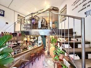 Retail in Barcelona, Barcelona to rent Interior Photo- Image 2 of 29
