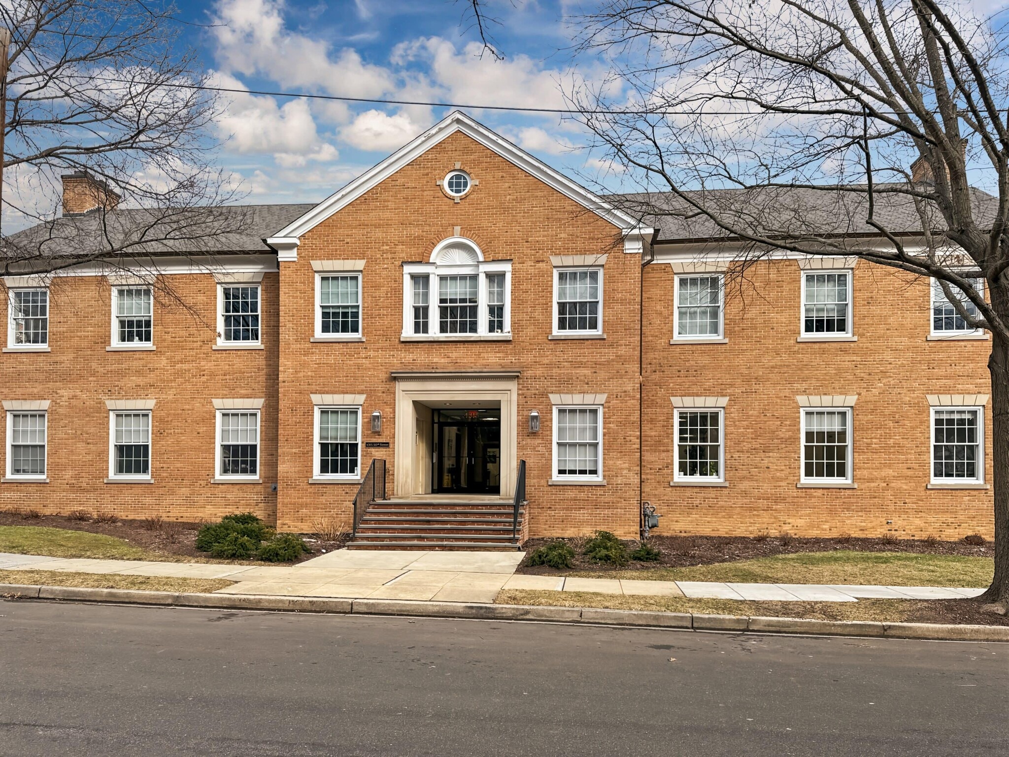 4315 50th St NW, Washington, DC to rent Interior Photo- Image 1 of 21
