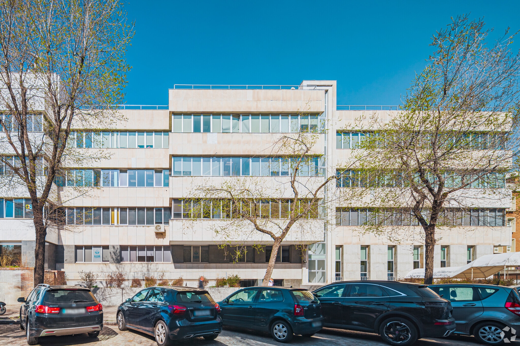 Office in Madrid, Madrid for sale Primary Photo- Image 1 of 4
